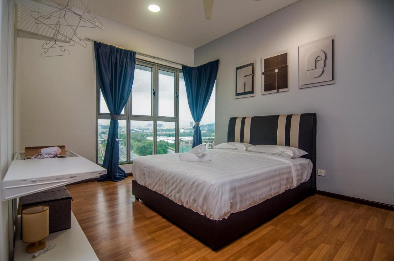 סרי קמבאנגן Flora Residence One South By Idealhub מראה חיצוני תמונה